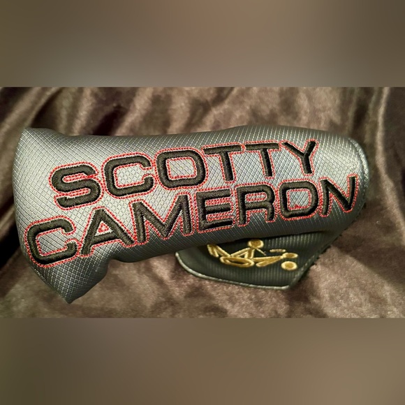 Scotty Cameron Black Towel with American Flag - Picture 1 of 4